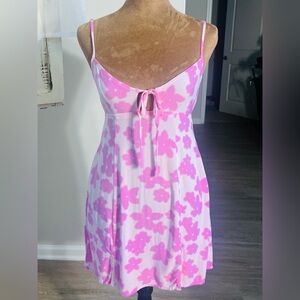 XS Super Cute!!!Wild Fable Pink Floral sun-dress with adjustable straps.